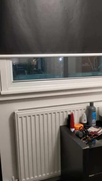 I just entered a 6 month contract for this room. It's a Wednesday... 🔊