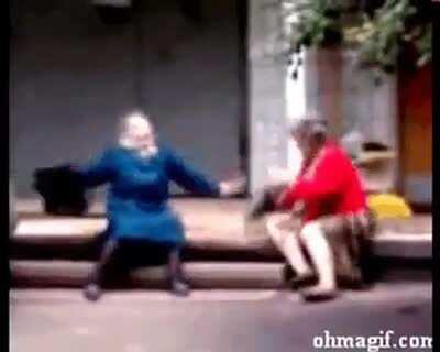 Vergil fighting Dante in Devil May Cry 10