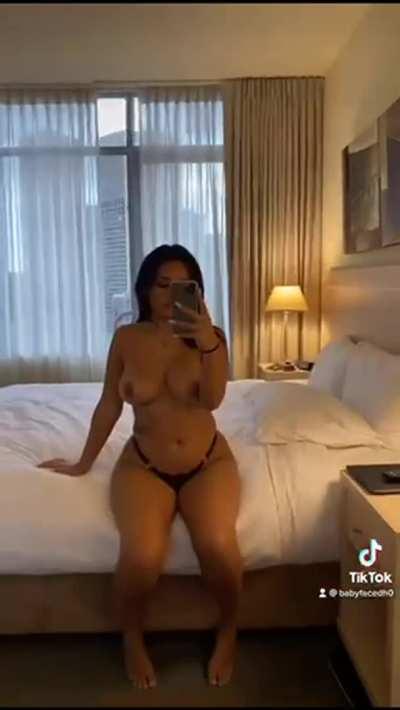 swipe every 4 seconds to undress me