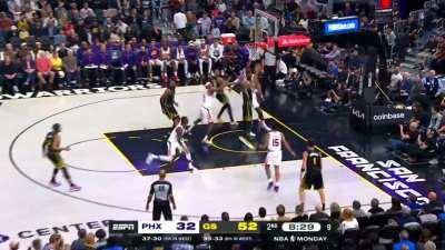 [Highlight] Andre Iguodala joins in on beating down the Suns and gets a REVERSE DUNK