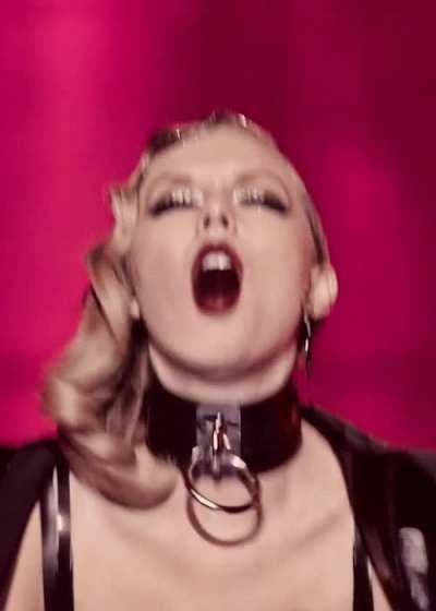 Taylor's incredible cleavage