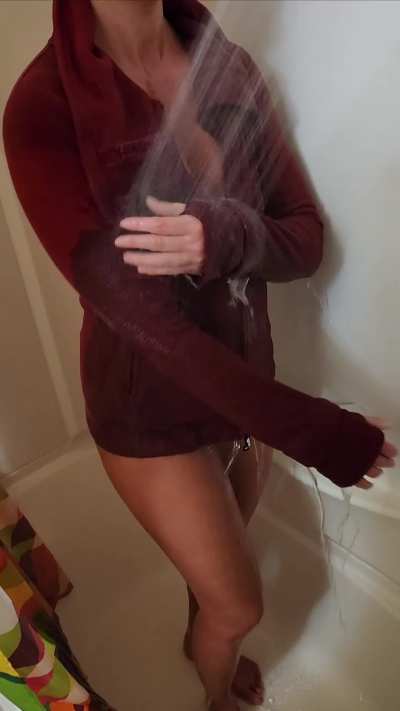 Soaked tight clingy fleece 🥵