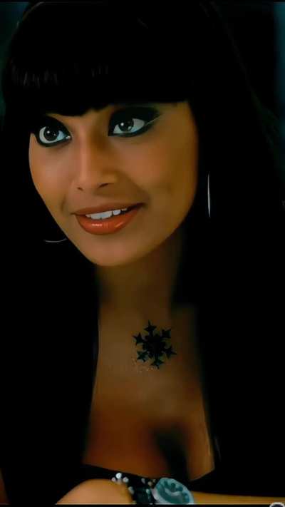 Bipasha Basu Hot Close up