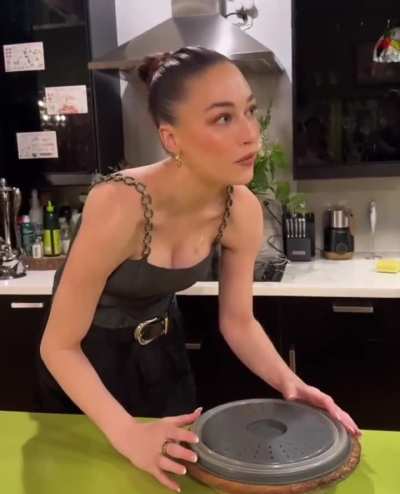 Elsie with diet tart - IG Jan 2025