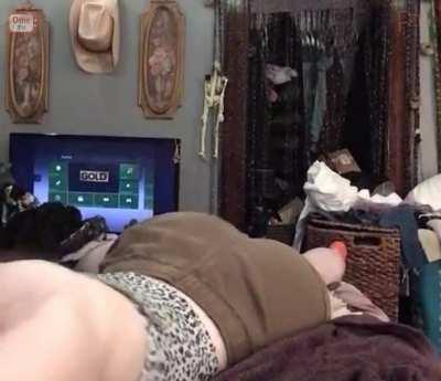 Young slut shows her ass to help me cum