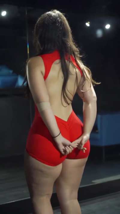 Red really is such a beautiful color..