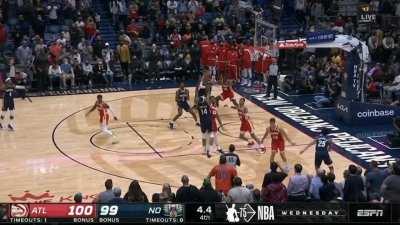 [Highlight] Hunter forces Ingram into a tough shot in the closing seconds and misses everything