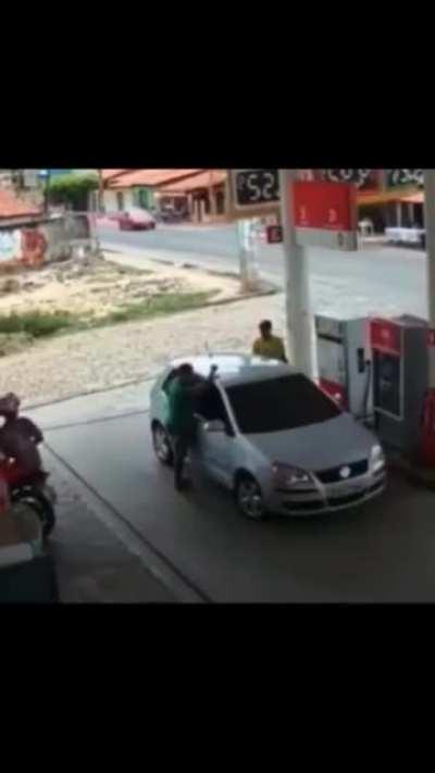 Robber gets smoked (sorry about the sound)