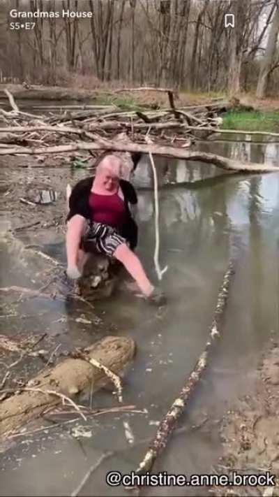 HMF while she try to move forward