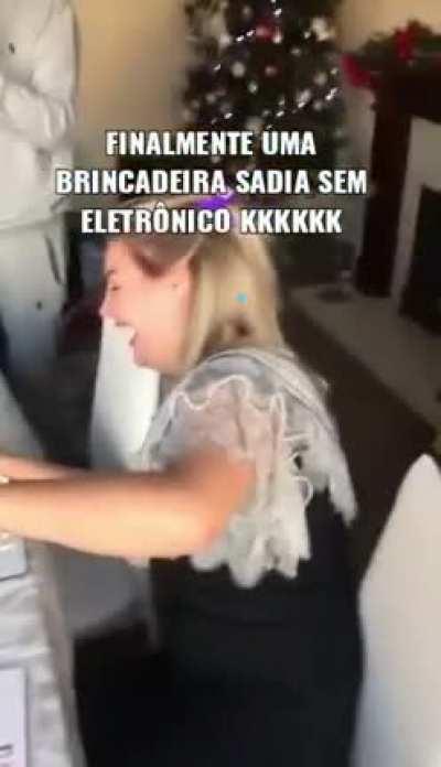 COMPRA MUQUINHA PRA BRINCAR COM O GRENINJA