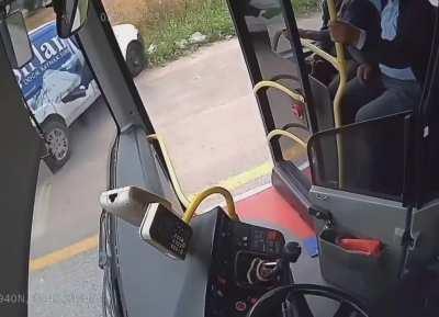 A driver in Turkey stopped an out-of-control water delivery vehicle by jumping out of his window and pulling the handbrake