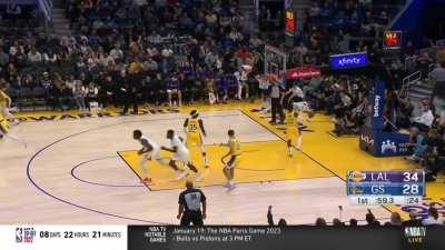 [Highlight] Jordan Poole punches in his first three pointer of the game