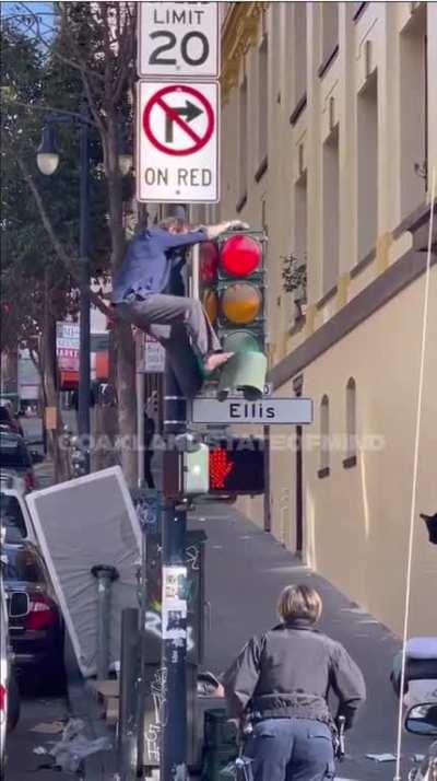 Just another day of a deranged individual destroying city infrastructure (San Francisco, CA)
