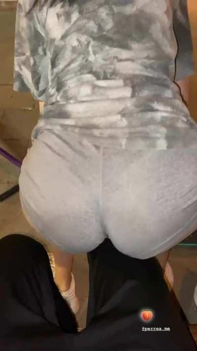 She’s rubbing her pussy on his leg 😂