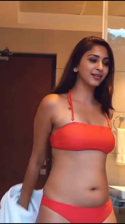 Voluptuous Esshanya maheshwari