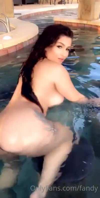 Wet💦🤤🍈🍈🔥