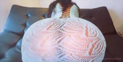 Come take a bite daddy 🙇🏻‍♀️