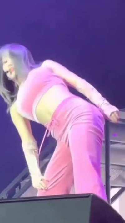 🍑 Momo 🍈🍈