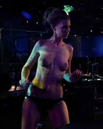 [Topless] Julie McNiven in Carlito's Way: Rise to Power (2005)