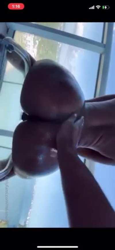 Oil that phat ass and pussy