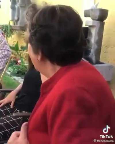 Quien será nuestro heroe para que la abuela se vaya a descansar?