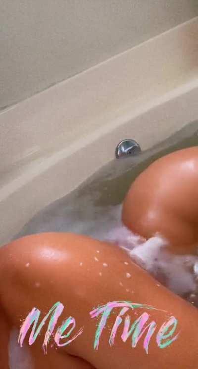 Can I cum into your New Years Plan 🌈💦🍭