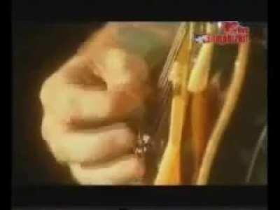 shred durst is the best guitar player i ever seen, ok?