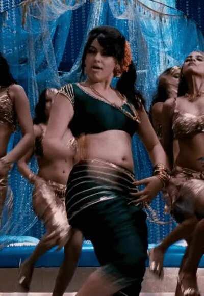 Now that's a sexy Belly shake. Hansika Motwani Rocks