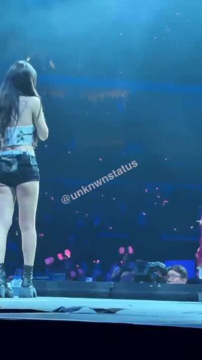 those cheeks deserves a cum