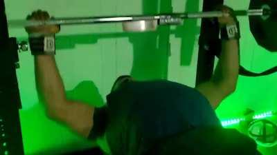 Share this video, you might bench better, use the thumbless grip.