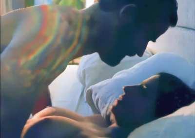 Ilana Glazer - Great bouncy plot in 'False Positive'