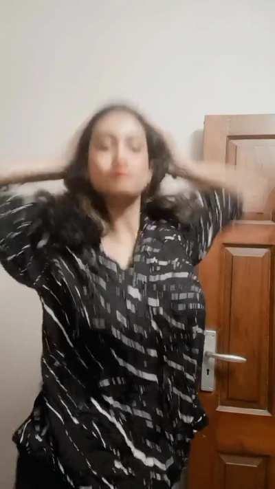 Another video of esha dutta and if y'all any other subreddit let me know 