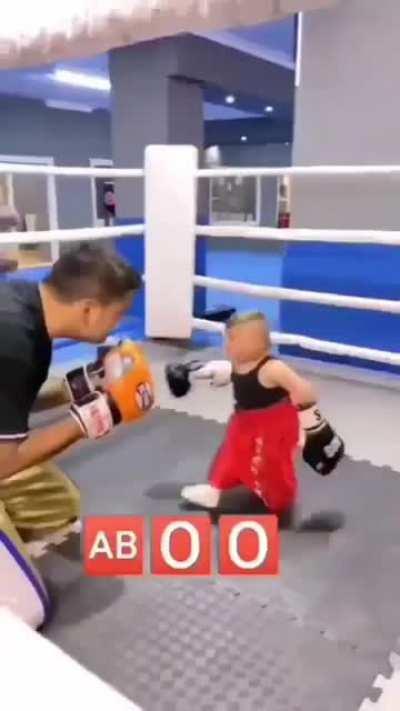 Ali Erik Dalı ile kavga ettikten sonra eray'ı dövmek için hazırlanıyor*