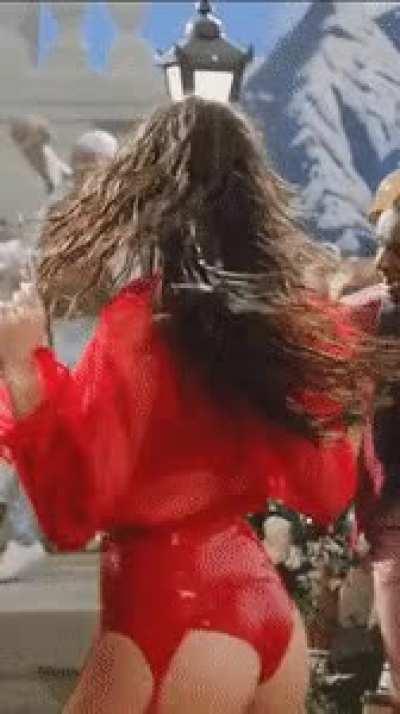 Dream dressed in red