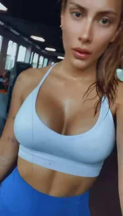 Gotta love the bounce 🍊🍊(f)