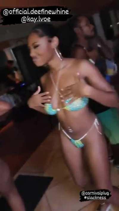 Vibing @kay.lvoe x @official.deefinewhine)