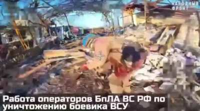 Russian kamikaze drone strikes a Ukrainian soldier in Bahatyr