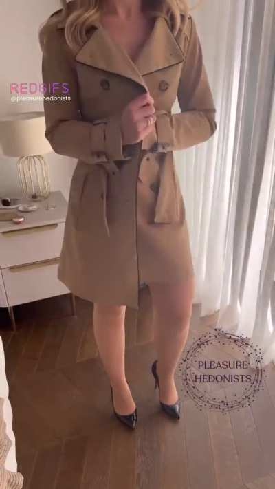 Which outfit do you prefer