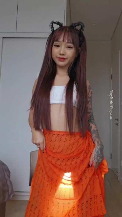Her @ is TinyModelThuy666