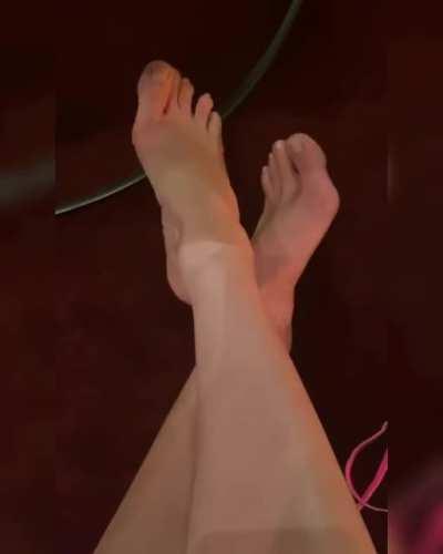 Her Feet Are So Beautiful