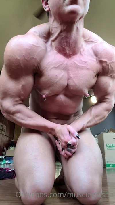 Muscle Geisha Getting Ripped