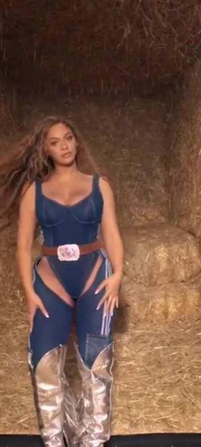Beyonce Ivy Park Rodeo w/ her speaking Hatian Creole
