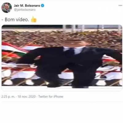 Bolsonaro shitposteando