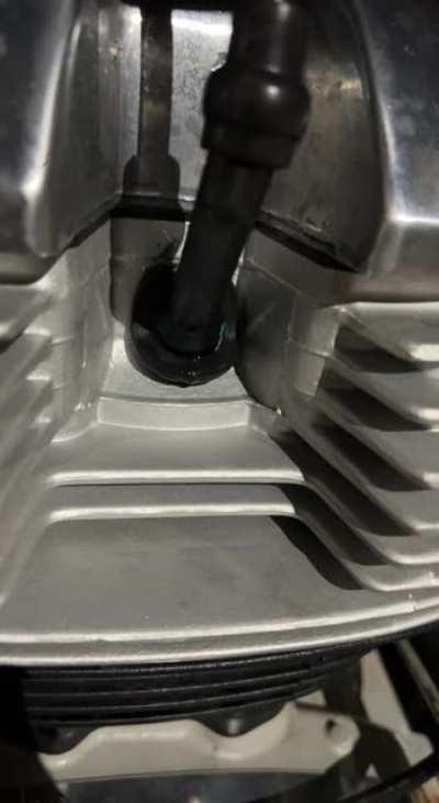 Can anyone please tell me what’s happening here and most importantly why this is happening? What do I need to do to fix it and can it be ridden until it’s fixed?