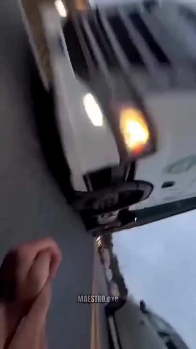 Going between lanes at high speed