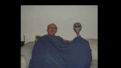 Assista num almoço com a família 😊 ( se é q vc tem uma )