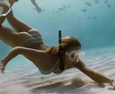 Jessica Alba Bikini Booty