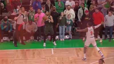 [Highlight] Jaylen Brown gets an and-1 down 3 for the chance to tie