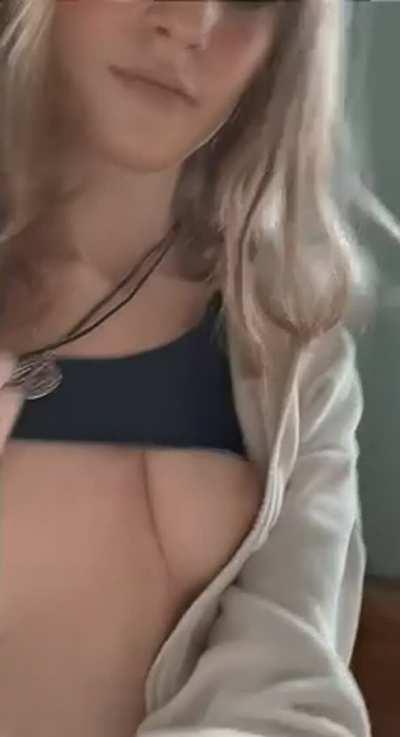 Flashing in restaurants is more fun