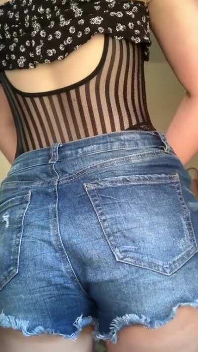 Hope you like my butt. [f]